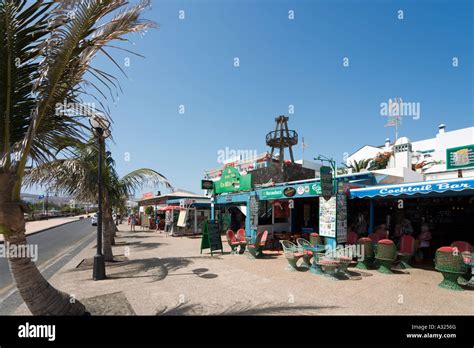 bars  shops   jameos shopping centre playa de los pocillos