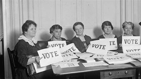 Las Mujeres Rompen Sus Cadenas Y Ejercen Su Derecho Al Voto