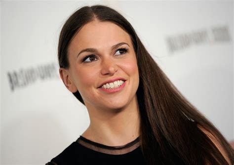 sutton foster freaked out on gilmore girls set and proves she s a major