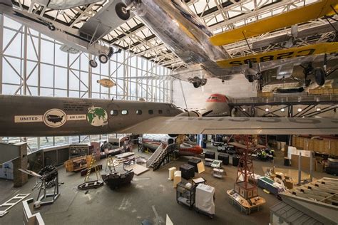 scenes  peek  air  space museums  year renovation wtop