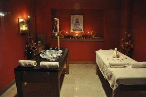 shirodhara abhyanga and hot stone massage rooms picture of sanctuary day spa and turkish bath