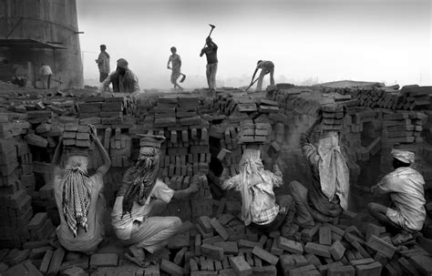 famous meaningful artwork modern day slavery by lisa kristine