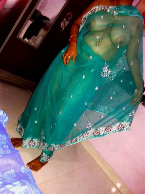 indian wife honeymoon sex in removing bra panties saree