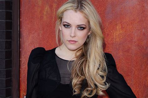 Riley Keough To Star In Starz S Girlfriend Experience Series