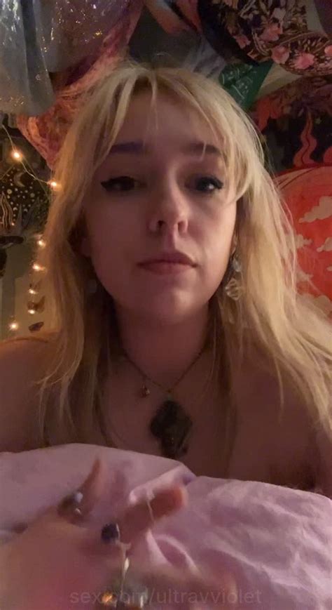 Ultravviolet Tatas🌸 Blonde Tits Pierced Nipple