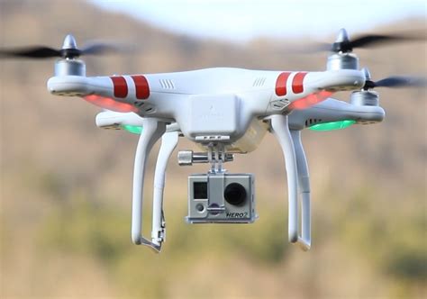 des sites sensibles de paris survoles par des drones avionslegendairesnet