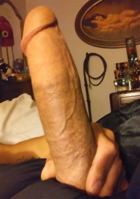 Woman Seeking Man Looking For A Girthy Cock To Swap Pics