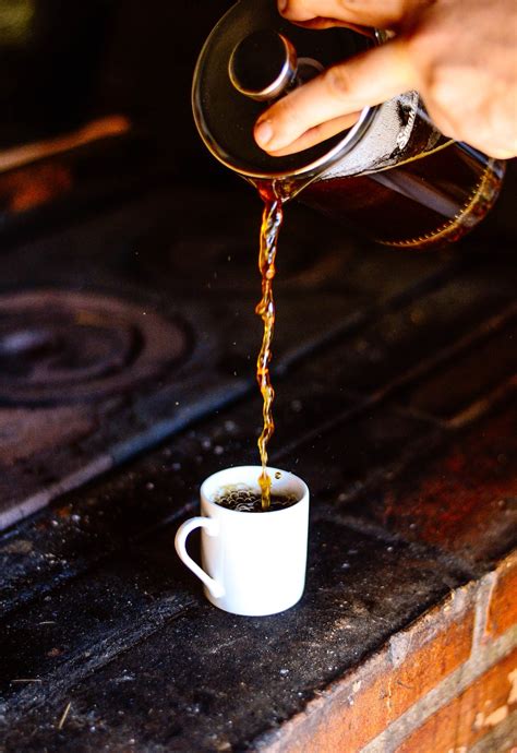 pouring coffee pictures   images  unsplash
