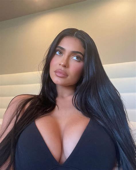 kylie jenner puts on busty display in sexy new selfies