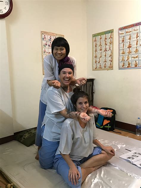 traditional thai massage course 2 days sabai de ka massage school