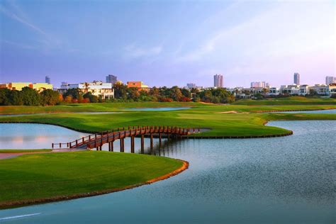 golf courses    visit  dubai oevrfloed