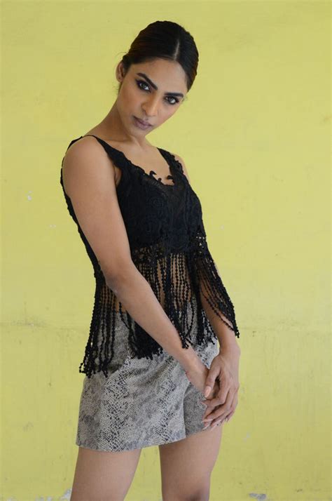Indian Hot Model Nasreen Shaik Photoshoot Long Cross Legs Show