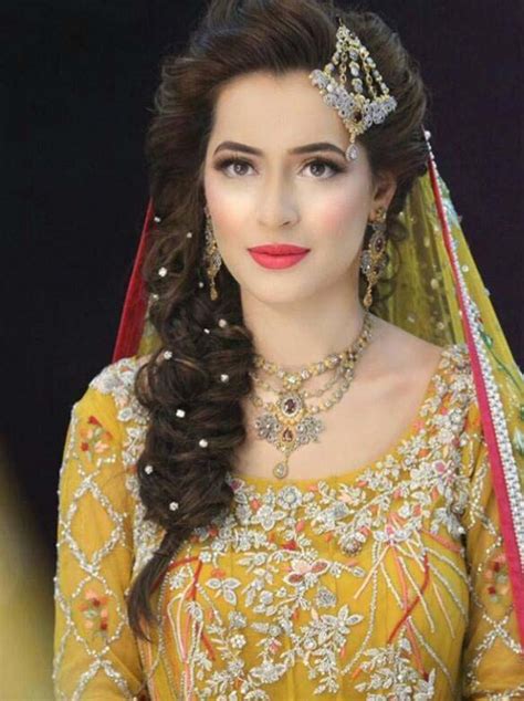 latest pakistani bridals hairstyle ideas jewelry designs