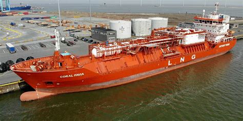 veder eyes yards  china  small scale lng carriers tradewinds