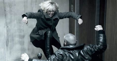 Atomic Blonde S Hallway Fight Scene Was All Charlize Theron