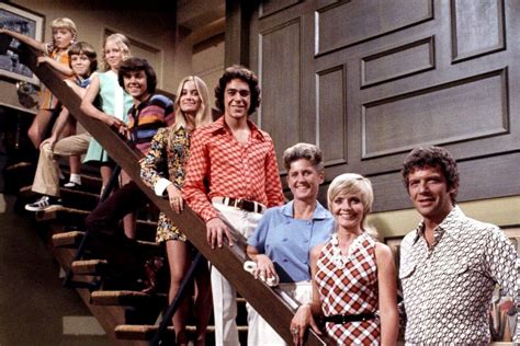 brady bunch theme song season  theme image