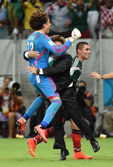 World Cup Mexico Coach Herreras Wild Touchline Antics A Hit On Social
