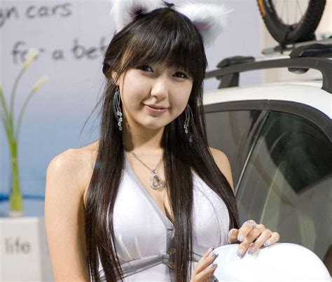 foto hot model cewek promoting products consumer shows exhibits