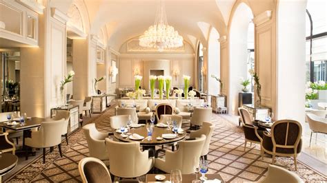 seasons hotel george  paris emporium travel luxushotels