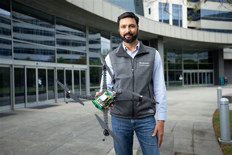 qualcomm praesentiert weltweit erste autonome drohnenplattform mit  und ki qualcomm flight