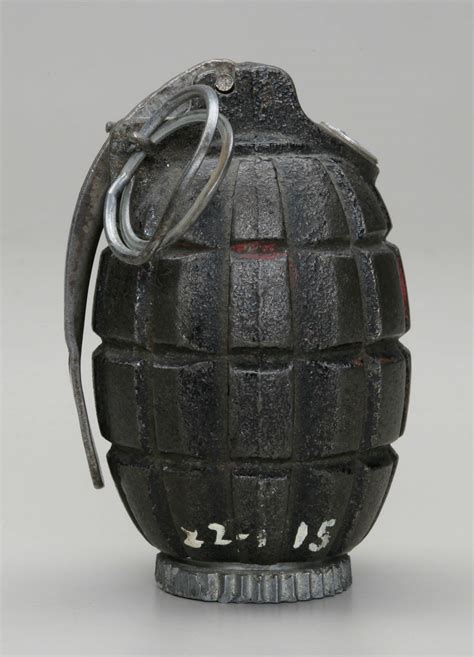 weapons  land grenades canada    world war