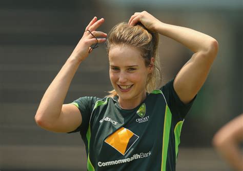 top 10 hottest women cricketers