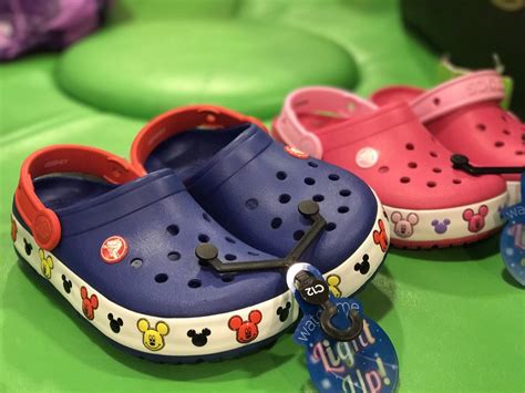 crocs   shoe stores  paragon outlets dr dublin ca phone number