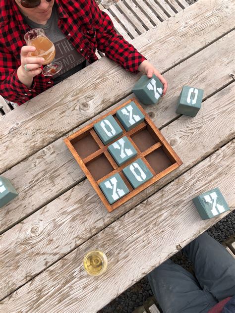 build  tic tac toe board game