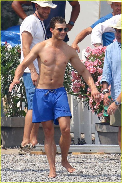 Jamie Dornan S Wife Amelia Warner Joins Him For Fifty Shades Beach