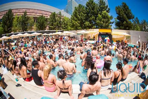 Las Vegas Pool Parties You Ll Fall In Love With By Holiday