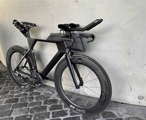 triathlon aero hydration von stealth parts bringt dein tt bike auf das