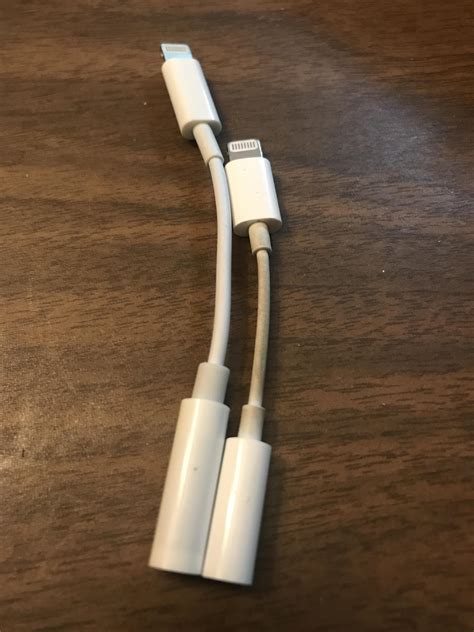 apple lightning  mm headphone adapters   length  design  bought