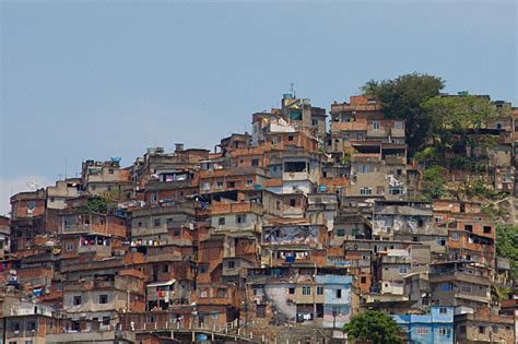 facts  slums  brazil  borgen project