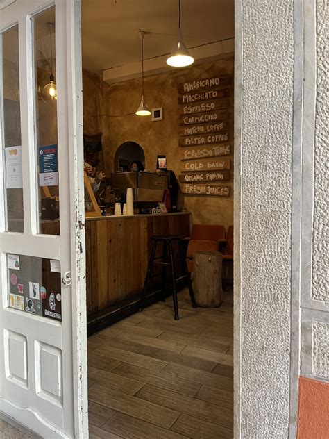 augusto specialty coffee shop mjesto s odličnom kavom u rovinju