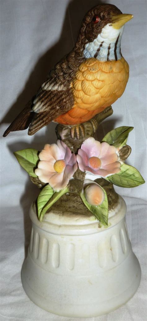 Vintage Royal Crown Porcelain Robin Bird Figurine Music Box