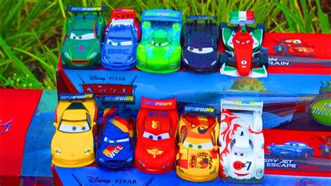 disney  pack cars  deluxe figure play set collection disney store