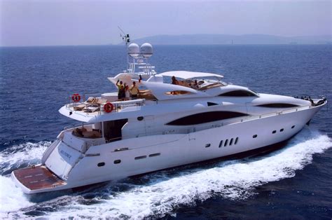 luxury yacht charters miami  cantik