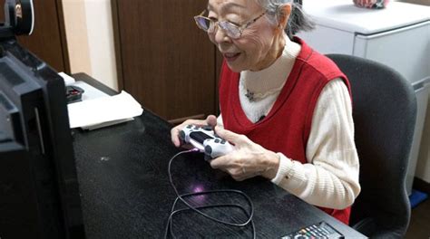 90 year old gamer grandma officially world s oldest gaming youtuber