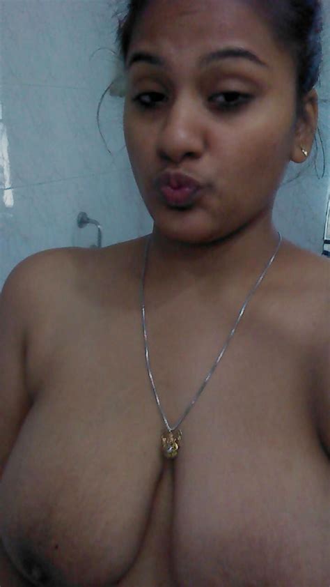 hot desi indian bhabhi nipples and big boobs 11 bilder