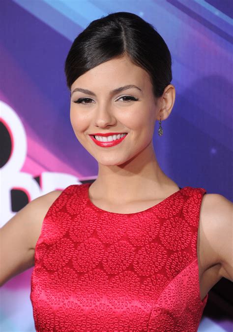victoria justice video teennick halo awards in hollywood 11 17 12 9 24 10