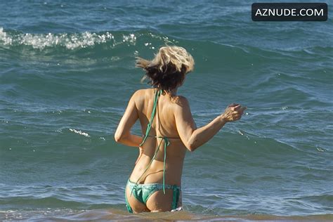 Fergie Sexy Beach Body In Tiny String Bikini In Maui Hawaii Aznude