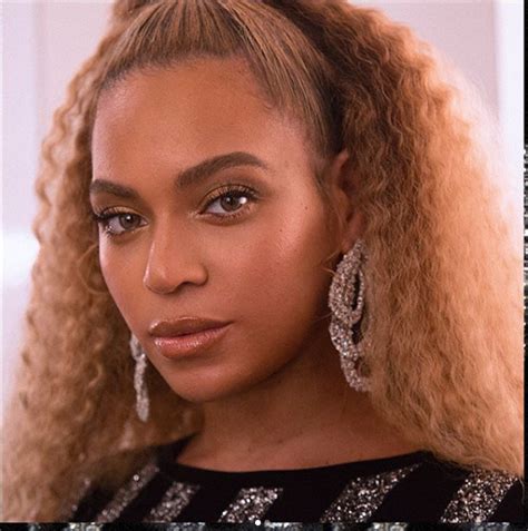 Beyoncé Debuts Natural Hair And Social Media Goes Crazy