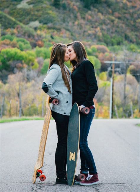 mom i m totally gay lgbtqia cute lesbian couples lesbian love lesbians kissing