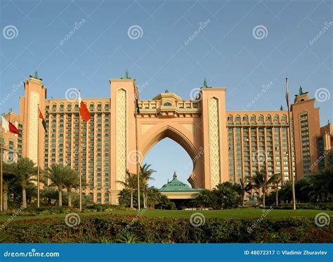 atlantis hotel palm jumeirah dubai united arab emirates stock image image  arab beach