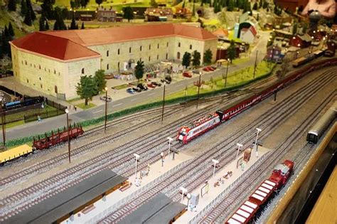 big  ho scale toy train center