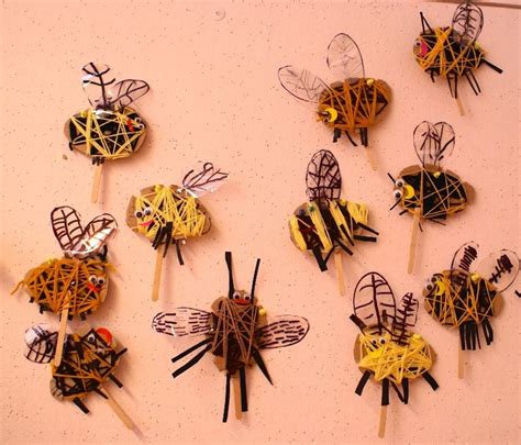 bijen van met wol omwonden kartonnen ovalen groep  bijen bijen thema en insecten