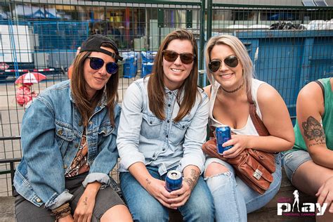 the best lesbian bars and lesbian events in toronto everyqueer