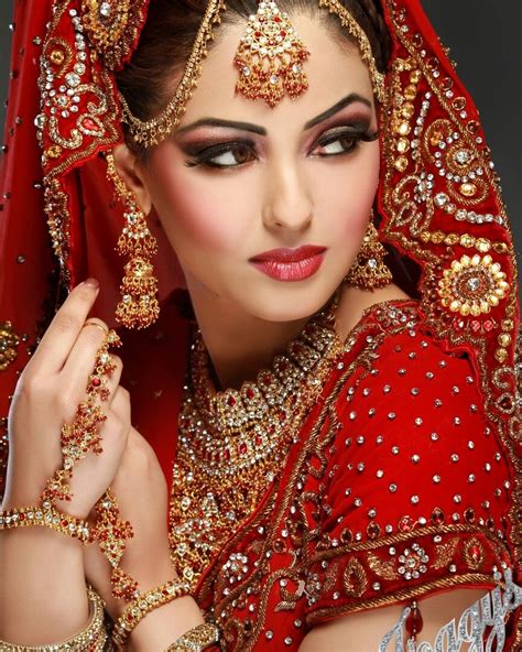 asian brides wedding poses indian dulhan photo indian bridal fashion asian bridal