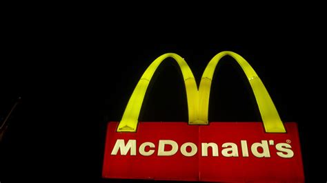 Couple Sentenced For Oral Sex In Mcdonald S Drive Thru Huffpost