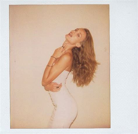 21 Polaroid Photos Of Supermodels Before They Were Famous Airows